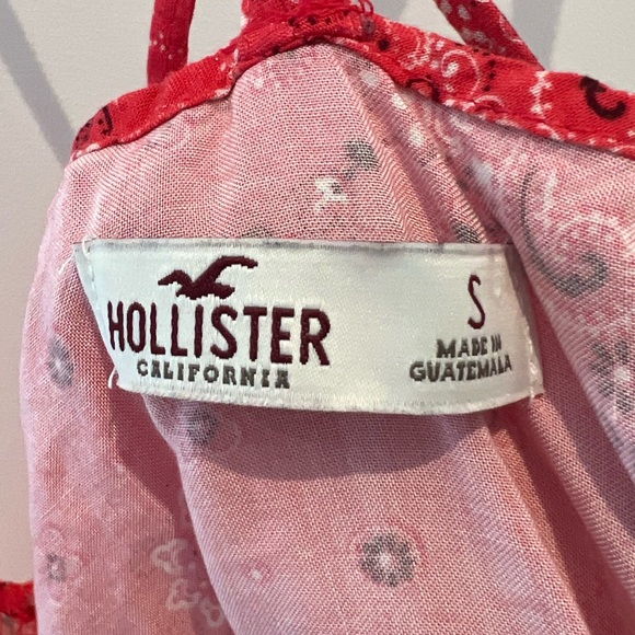 Hollister Red Bandana Print Crop Top - Picture 2 of 3